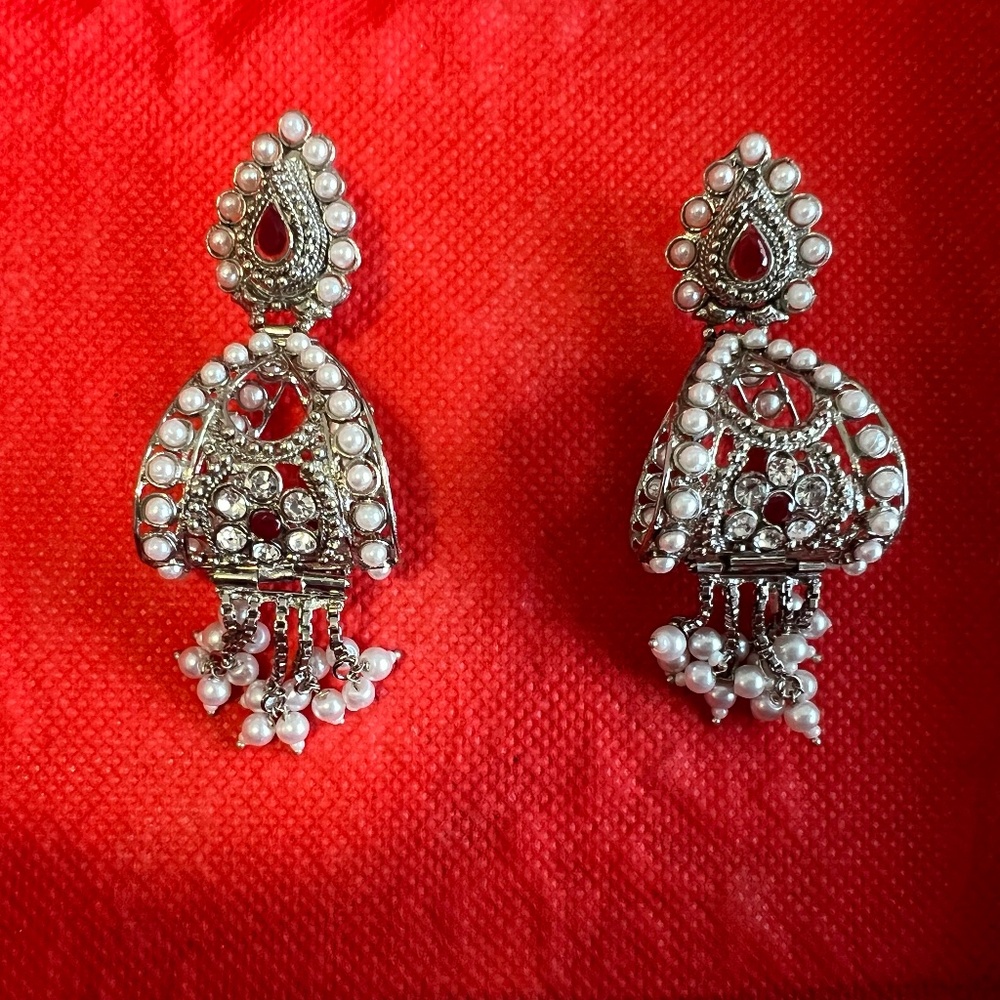 White stone silver look alike earrings